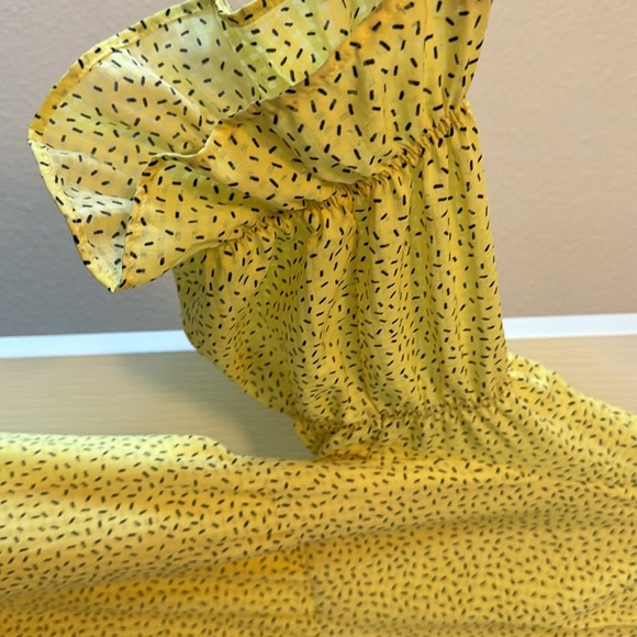 Beautiful yellow dress. fabric chiffon like.Fresh and loose dress - Picture 2 of 3